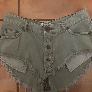 One teaspoon shorts
